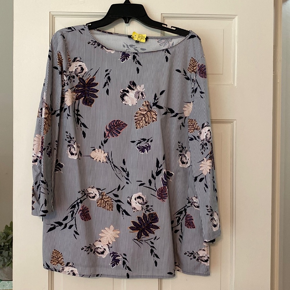 Cotten blend blouse.